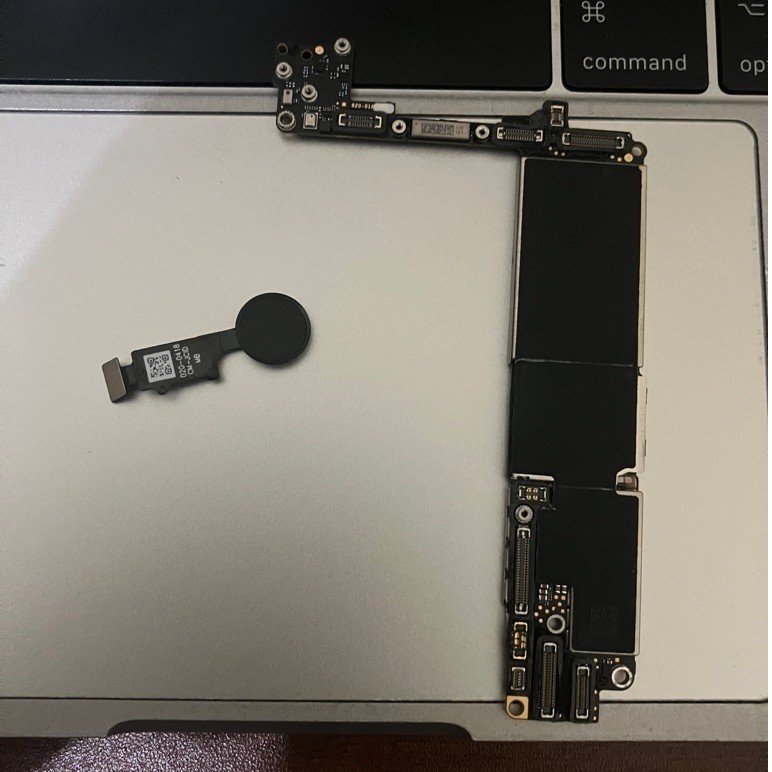 Logicboard / Mesin Iphone SE 2020 Disable