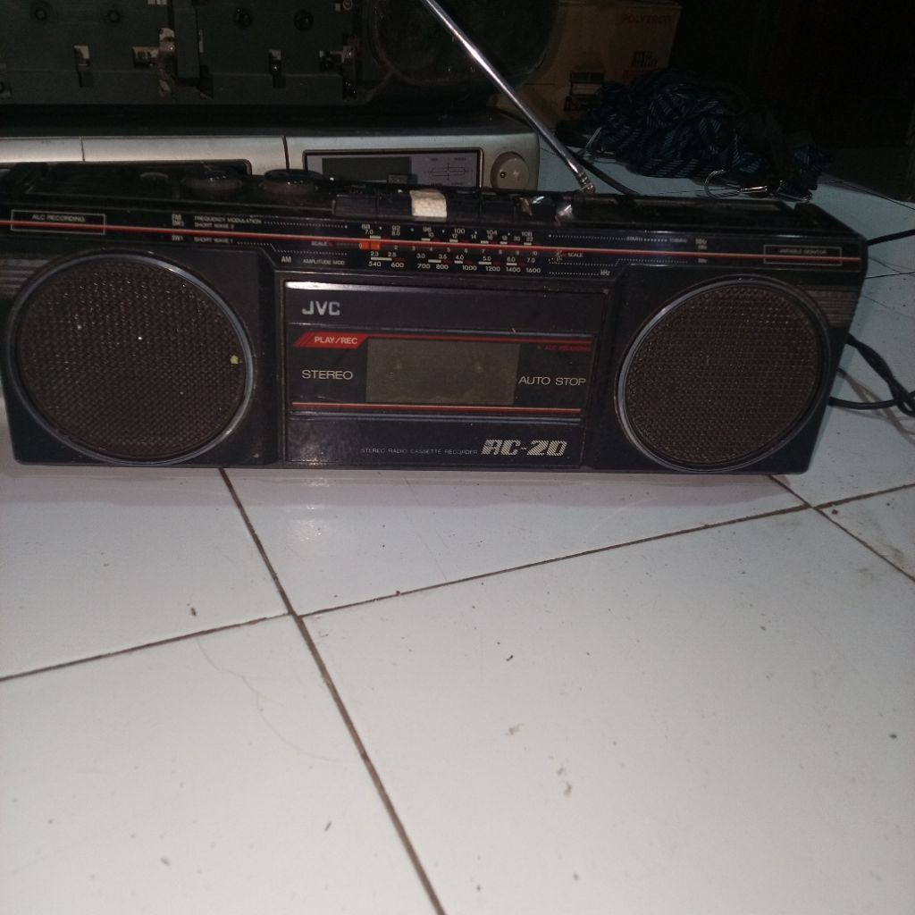 radio tipe JVC rusak