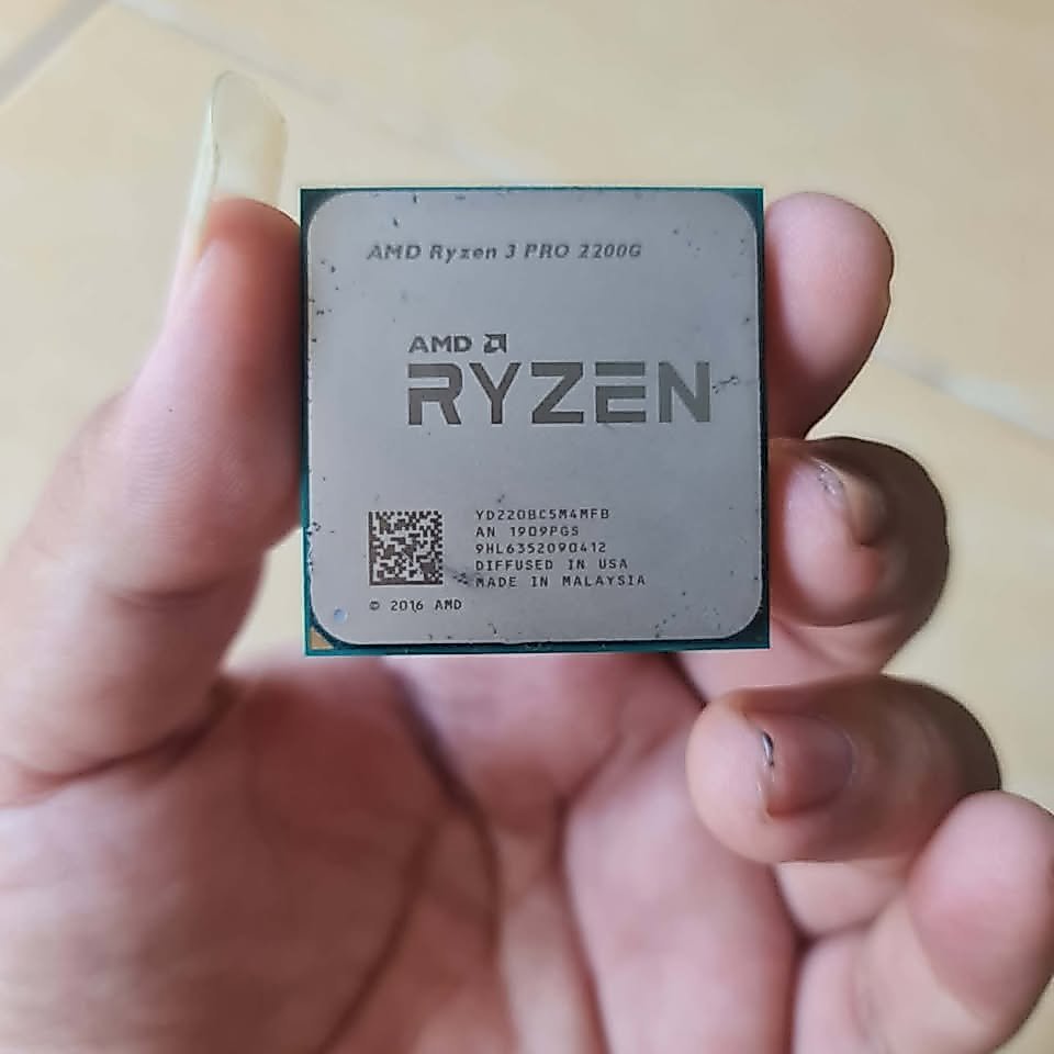 Processor AMD Ryzen 3 Pro 2200G 3.5GHz Tray