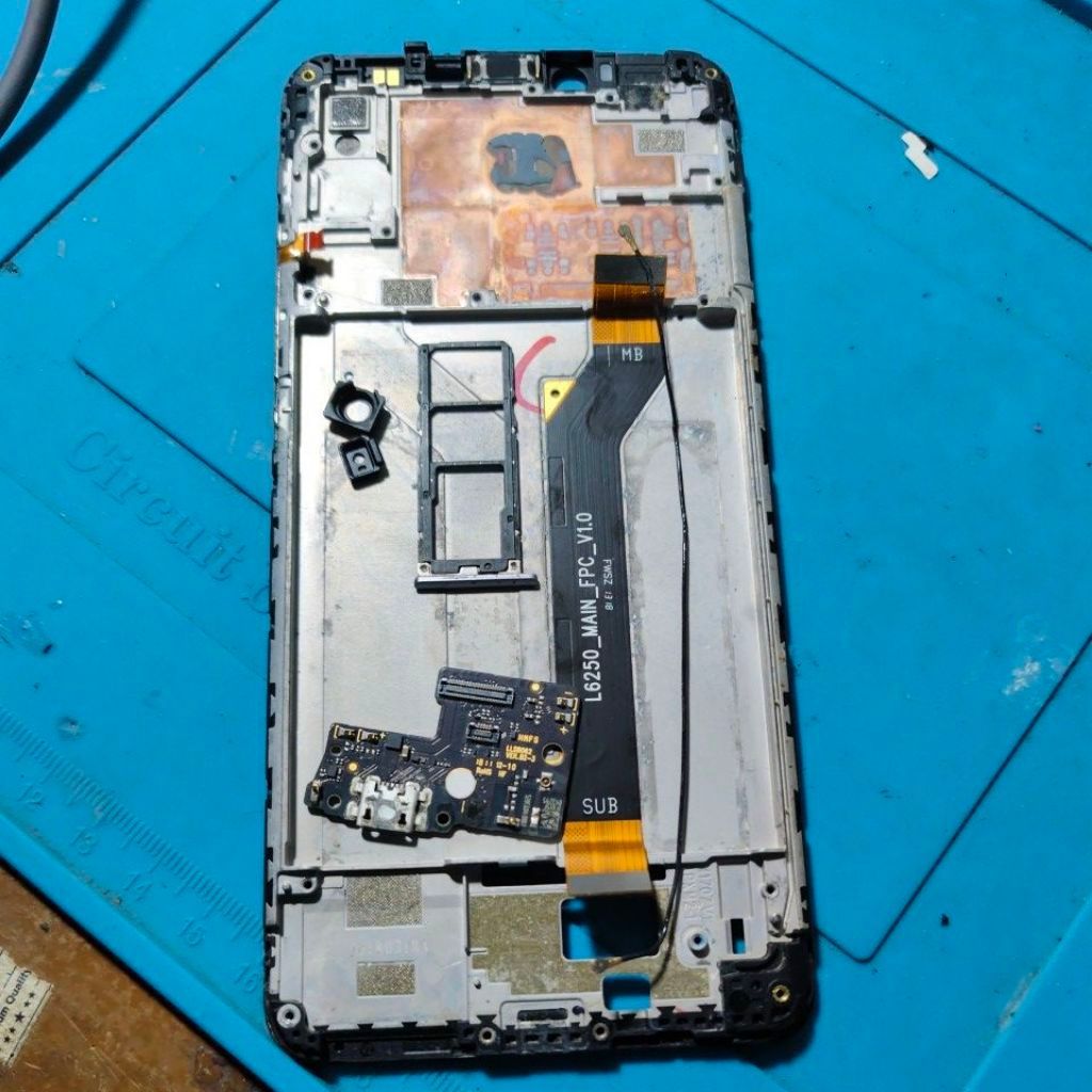 XIAOMI REDMI S2 FRAME/DUDUKAN LCD+SIMTRAY+FLEXIBLE BOARD+PAPAN CAS+FLEXIBLE ANTENA ORI COPOTAN