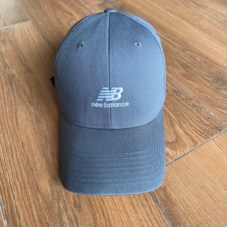 topi New Balance