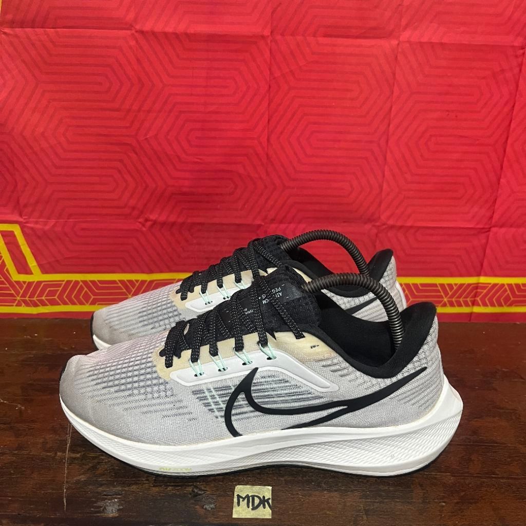 Nike Air Zoom Pegasus 39 size 42