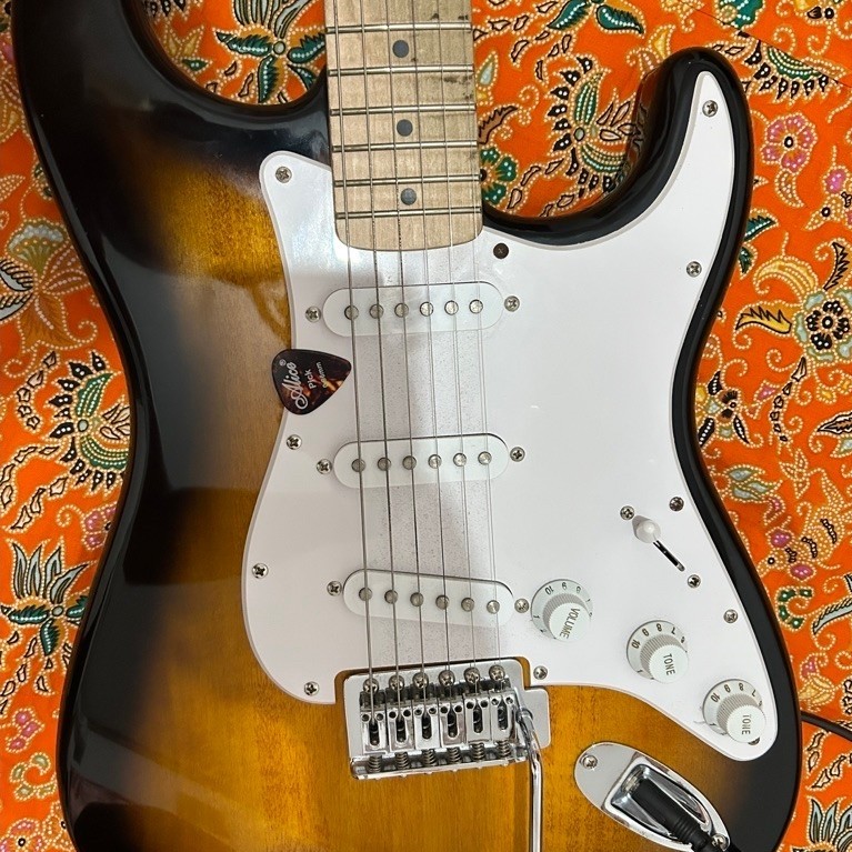 Electric Guitar - Squier Sonic Stratocaster