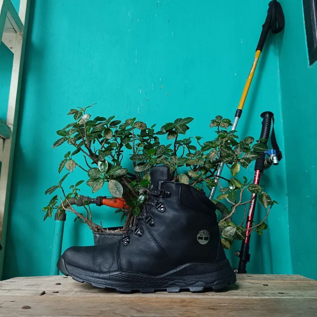 sepatu gunung hiking treking outdoor timberland size 38