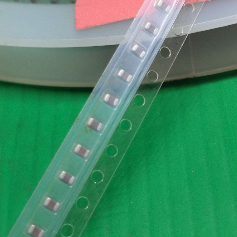 Kapasitor smd 330 nf