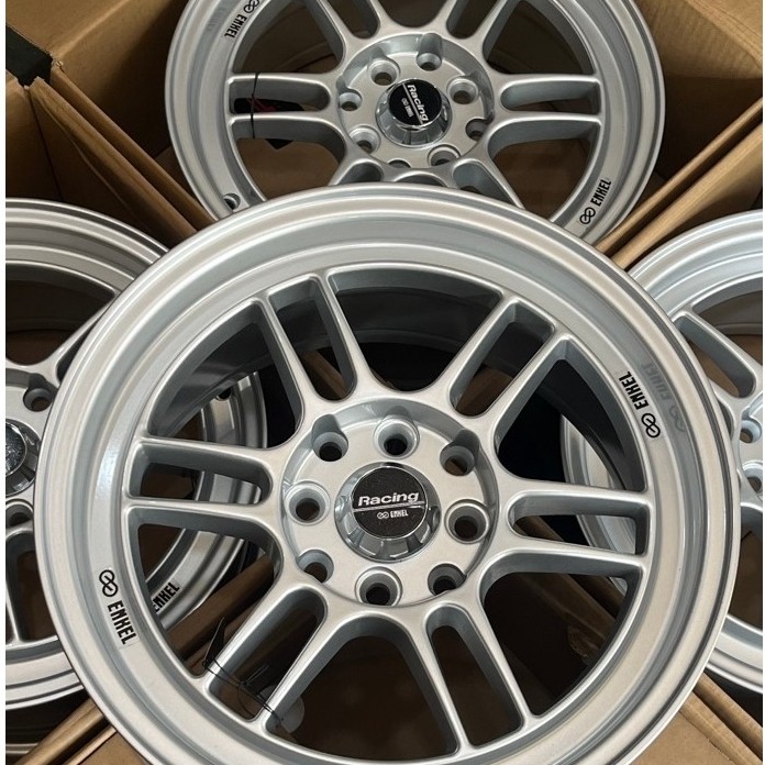 RPF1  R15 pcd 4X100-114.3 Lebar 7 et.41 warna silver  kondisi baru