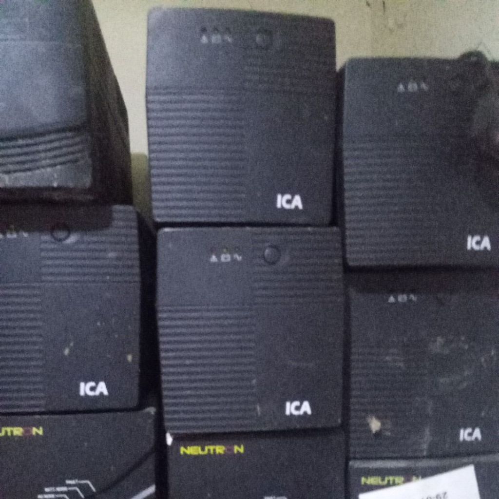 UPS ICA CN1300 BEKAS TANPA AKI KOSONGAN