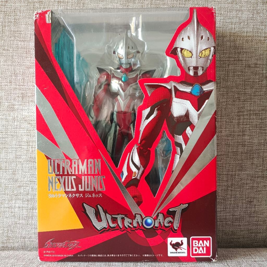 ULTRA ACT ULTRAMAN NEXUS JUNIS RED ORIGINAL BANDAI