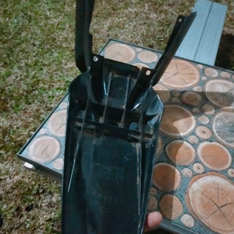 spakbor belakang honda cs1 original copotan