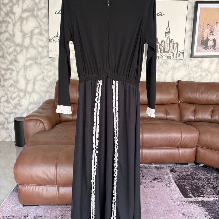 preloved sisesa dress (hitam-cream)