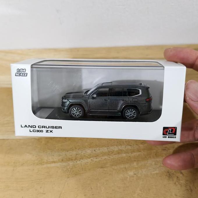 LCD Models Toyota Land Cruiser LC300 ZX Grey Diecast Hobby Koleksi Mobil Mainan Mini Scale 1/64 Hotw