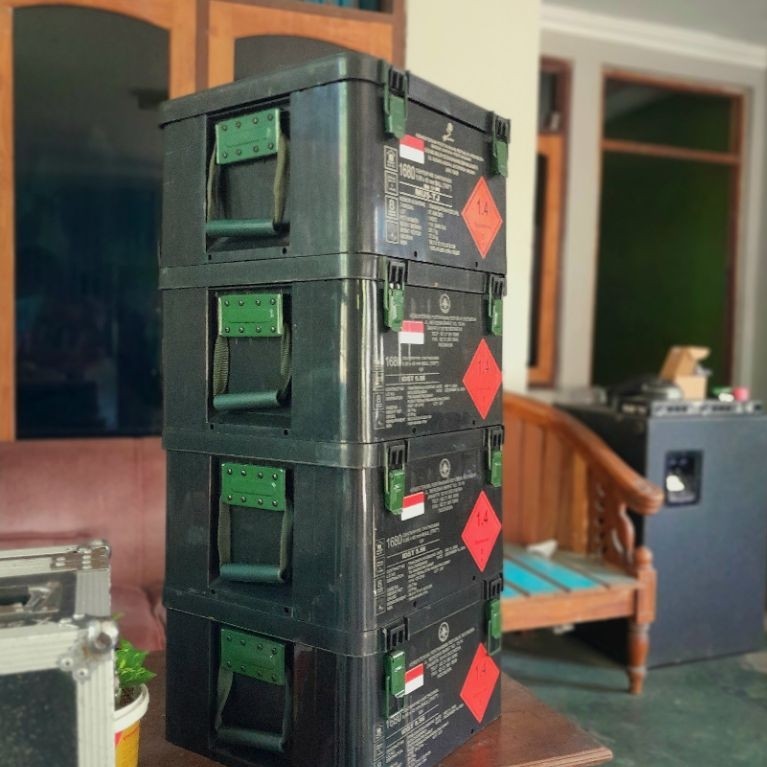 BOX PINDAD