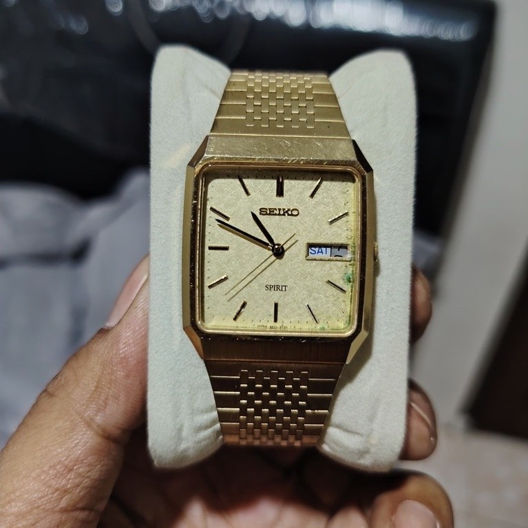 Seiko Spirit Quartz gold