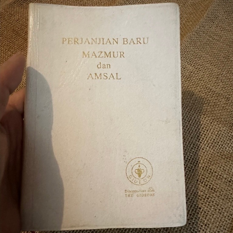 Buku Perjanjian Baru Mazmur dan Amsal The Gideons edisi putih