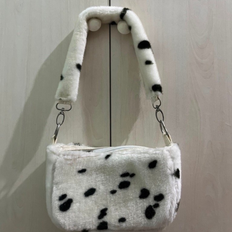 Preloved Shoulder Bag Tas Bahu Bulu Motif Macan Putih
