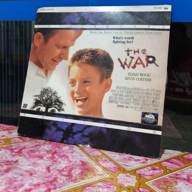Kaset LaserDisc Film "The War" (1994) - MCA Universal Home Video