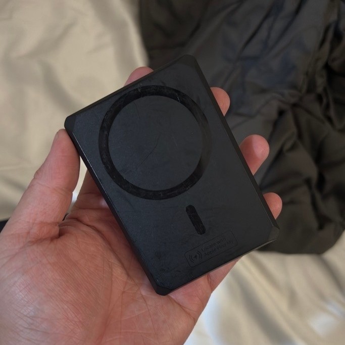 Acmic Powerbank Magsafe smart wallet