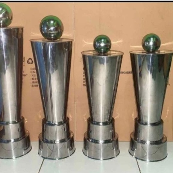 Trophy Piala bola silver