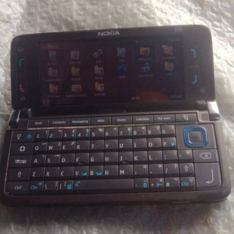 Sama Nokia communicator e90 Mocca