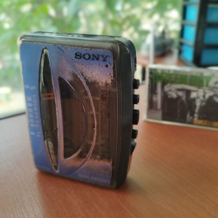 Walkman Sony pemutar cassette tape WM-FX193
