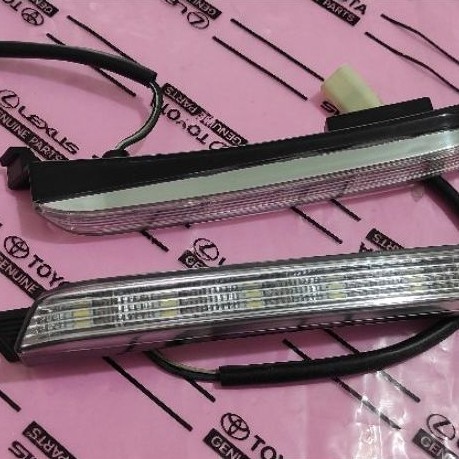 LAMPU LED LDR BELAKANG INNOVA 2008-2015 CAMRY FORTUNER VNT 2012-2015 GRAND AVANZA TIPE E G 2015 UNIV