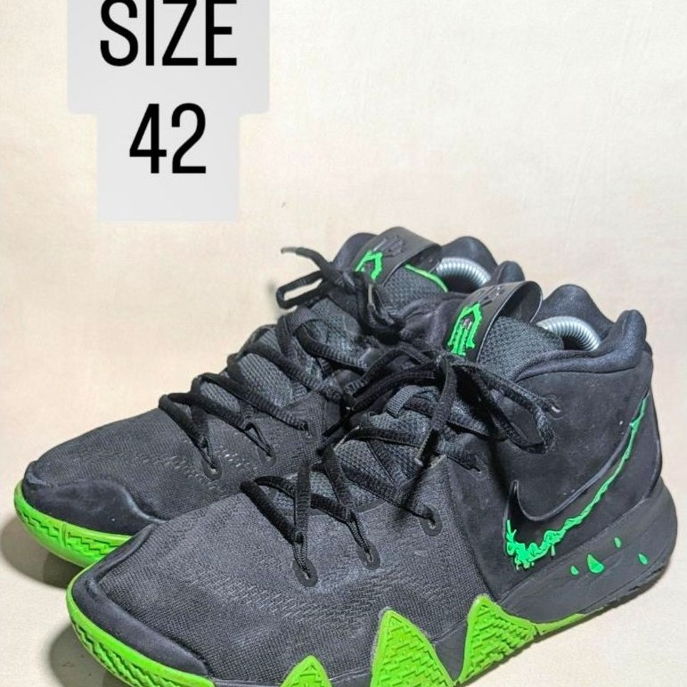 SEPATU PRELOVED NIKE KYRIE 4 HALLOWEEN SIZE 42