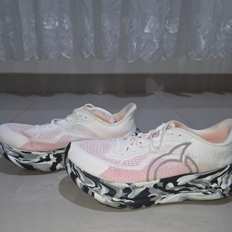 preloved-Ortuseight Hyperblast 2.1 sepatu running
