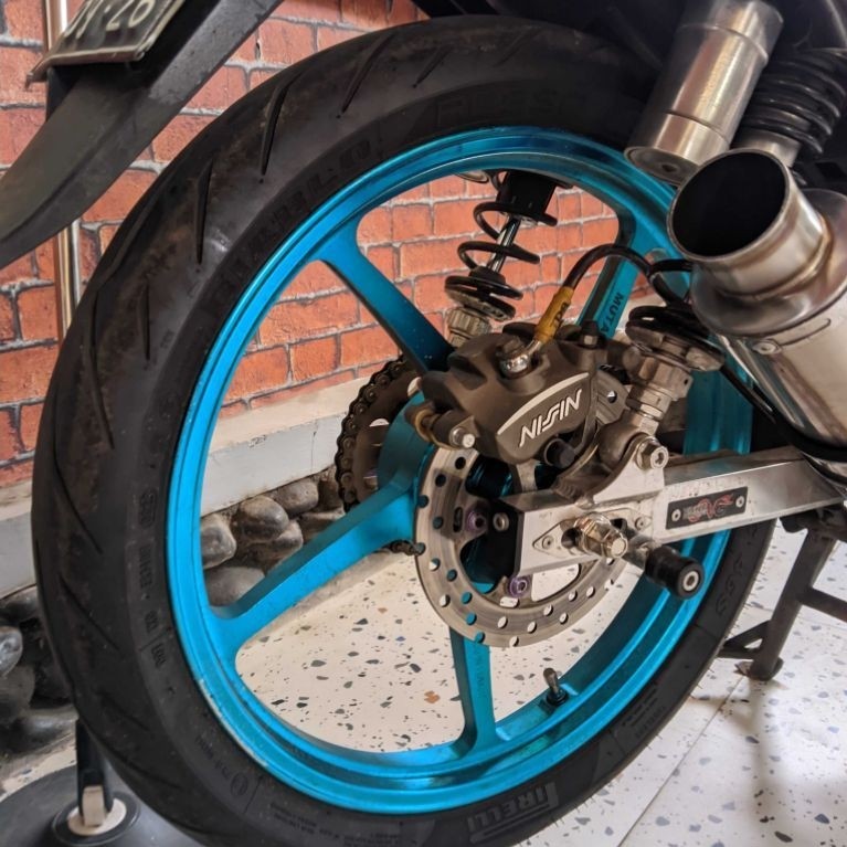 velg Mutakin 525 mx king set ban
