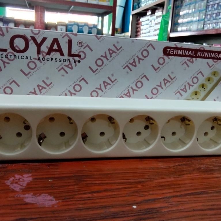 STOP KONTAK LOYAL ARDE LUBANG 6