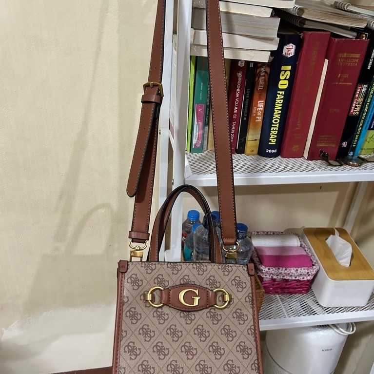 PRELOVED TAS GUESS