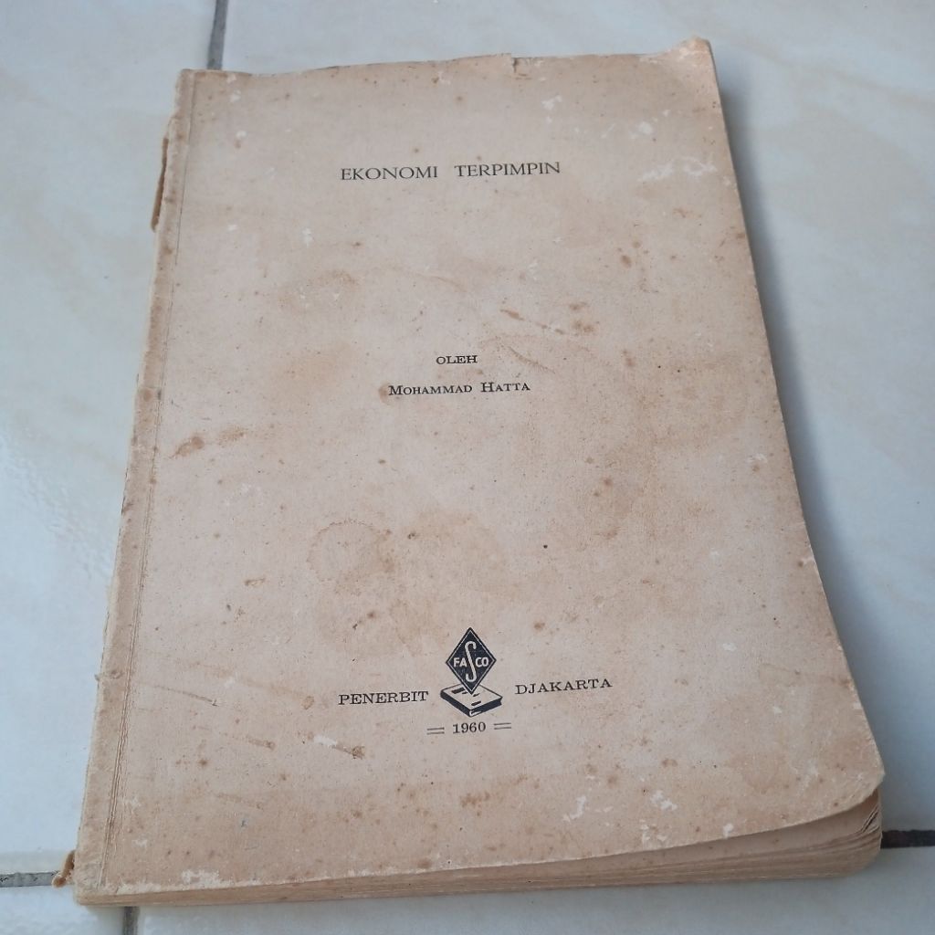 BUKU EKONOMI TERPIMPIN OLEH MOHAMMAD HATTA