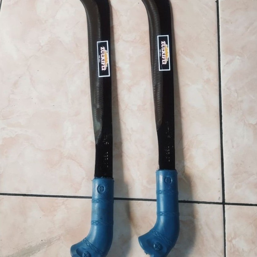 alat serbaguna berkebun, parang Bugis, bahan berkualitas, sangat kuat