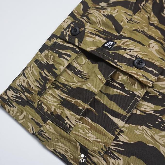 DETERMINED - SUGOI SO LIMITED TIGER CAMO Cargo Shortpants Celana Pendek Pria