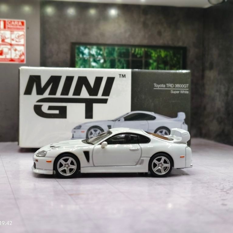 Mini GT Toyota Supra 3000  TRD