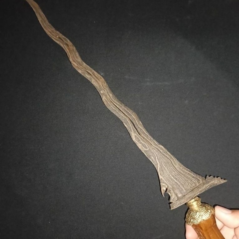 Keris Sepuh Pamor Junjung Derajat