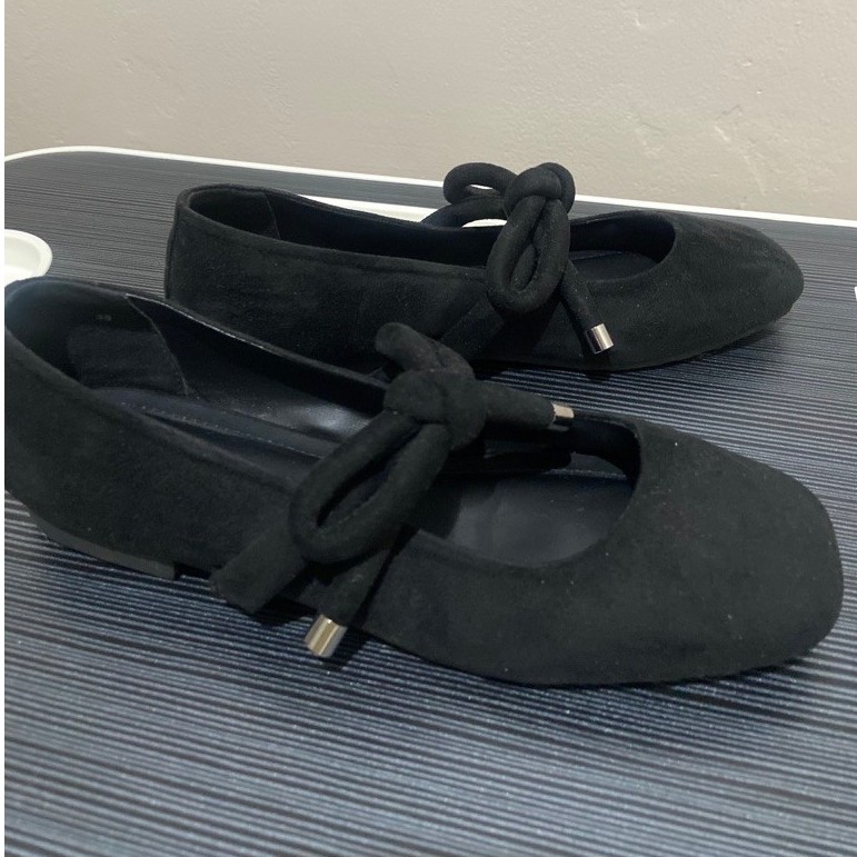 PRELOVED LIKE NEW CAJSA RUI Black Size 38 Preloved flatshoes suede bow hitam