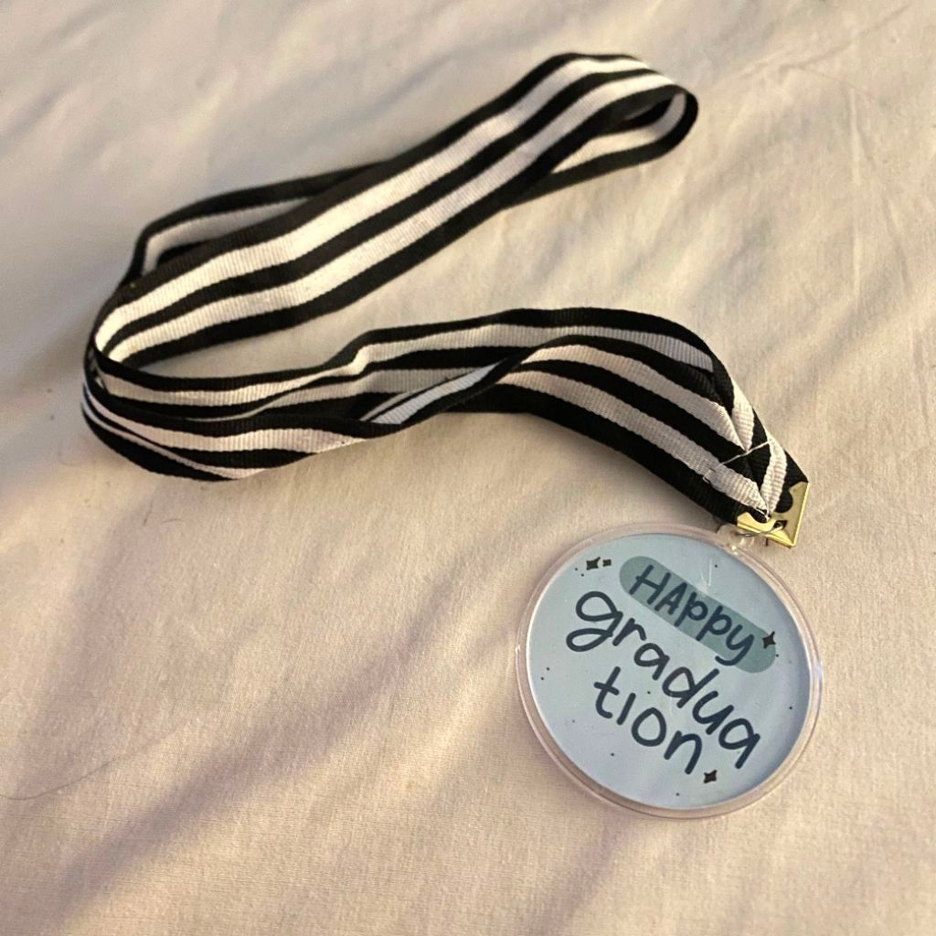 Medali Kelulusan / Graduation Medal Akrilik Custom "Happy Graduation"