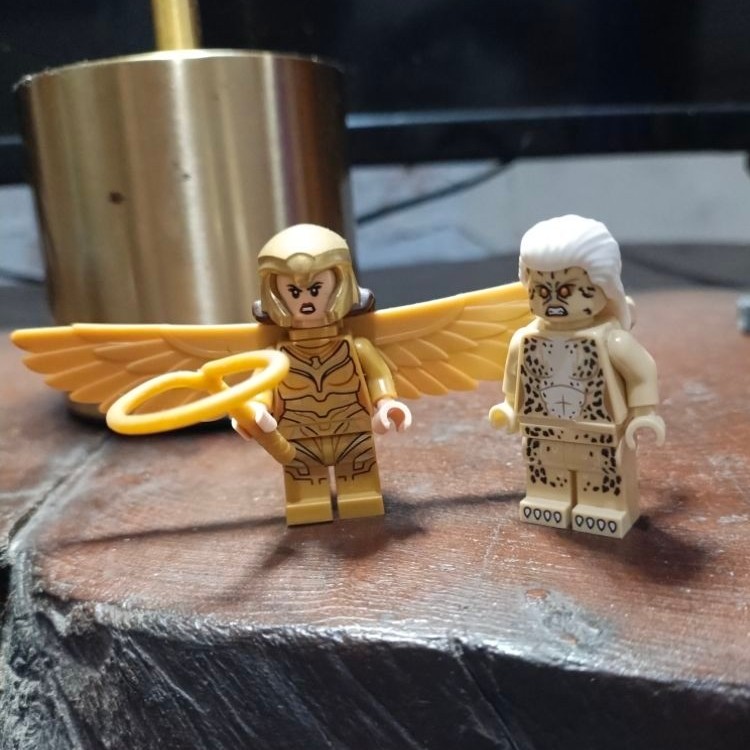 Lego Minifigures Wonder woman , Dr Barbara cheetah ww2