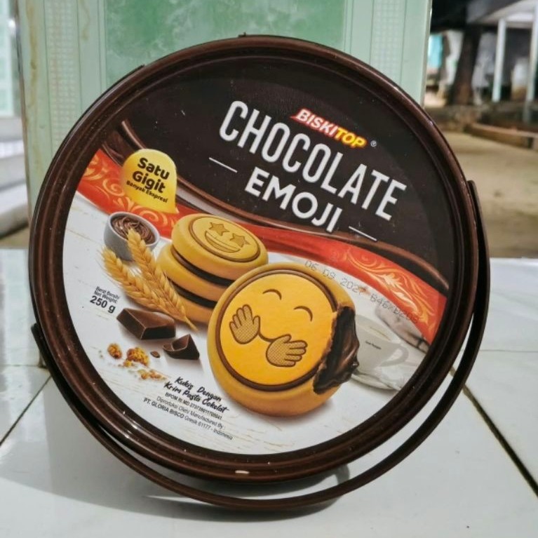 BISKITOP Chocolate Emoji