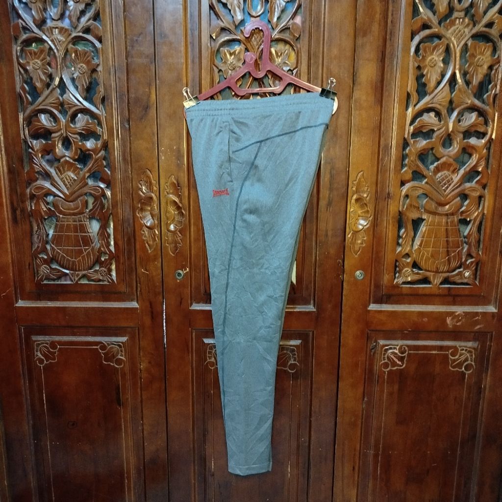 CELANA PANJANG TRACKPANTS TRAINING LEGGING OLAHRAGA SPORT RUNNING LONSDALE SIZE M SECOND