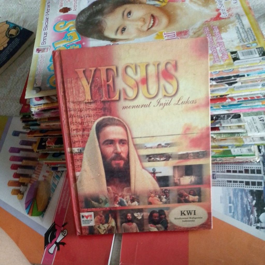 BUKU YESUS MENURUT INJIL LUKAS" DIPERSEMBAHKAN BAGI SEMUA YANG INGIN LEBIH MENGENAL YESUS SEBAGAI TU