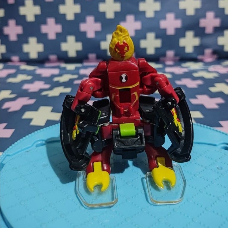 figur Ben 10 Omni-Launch Heatblast playmate
