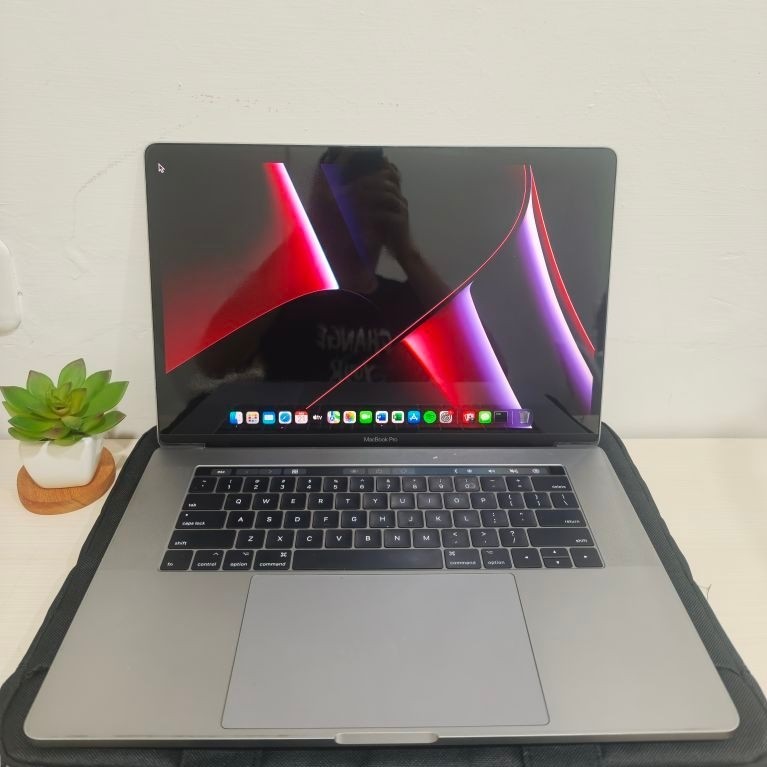 Macbook Pro A1707 2016