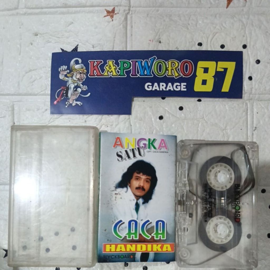 Kaset Pita, Angka Satu Caca Handika