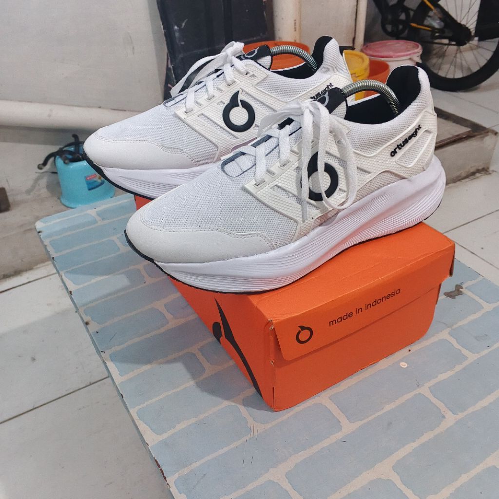 Running Shoes Ortuseight
