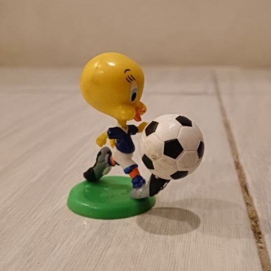 Figure WB Tweety Bird Soccer Looney Toones (Bekas)