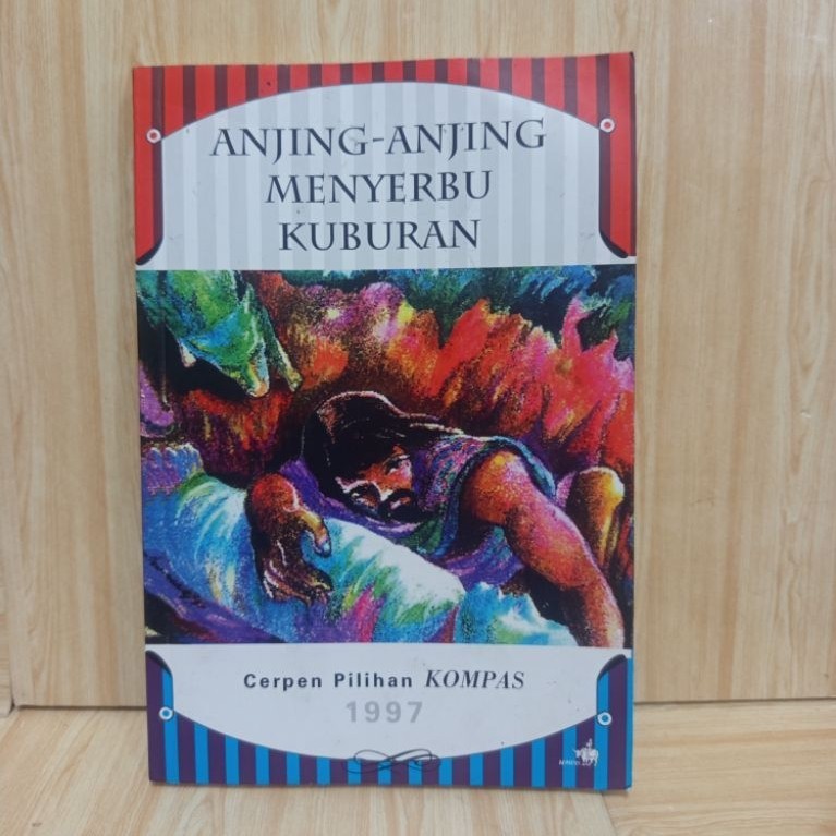 Anjing-anjing Menyerbu Kuburan