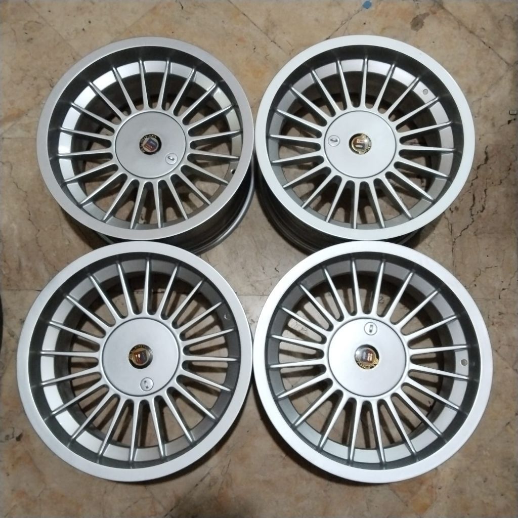 Velg Alpina Clasic R17 Pcd 5x120 Lebar 8½ Et 12 Original