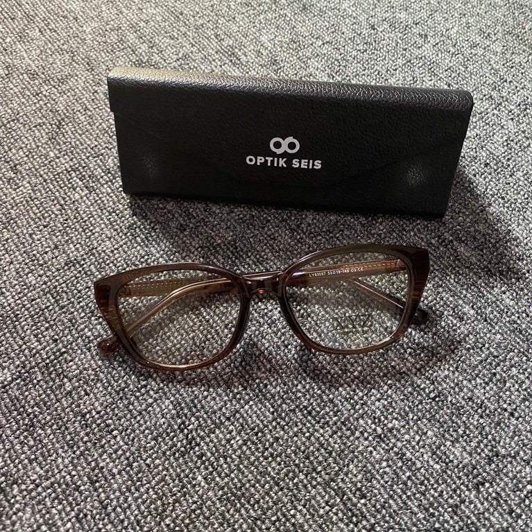 Kacamata XYZ optik seis new