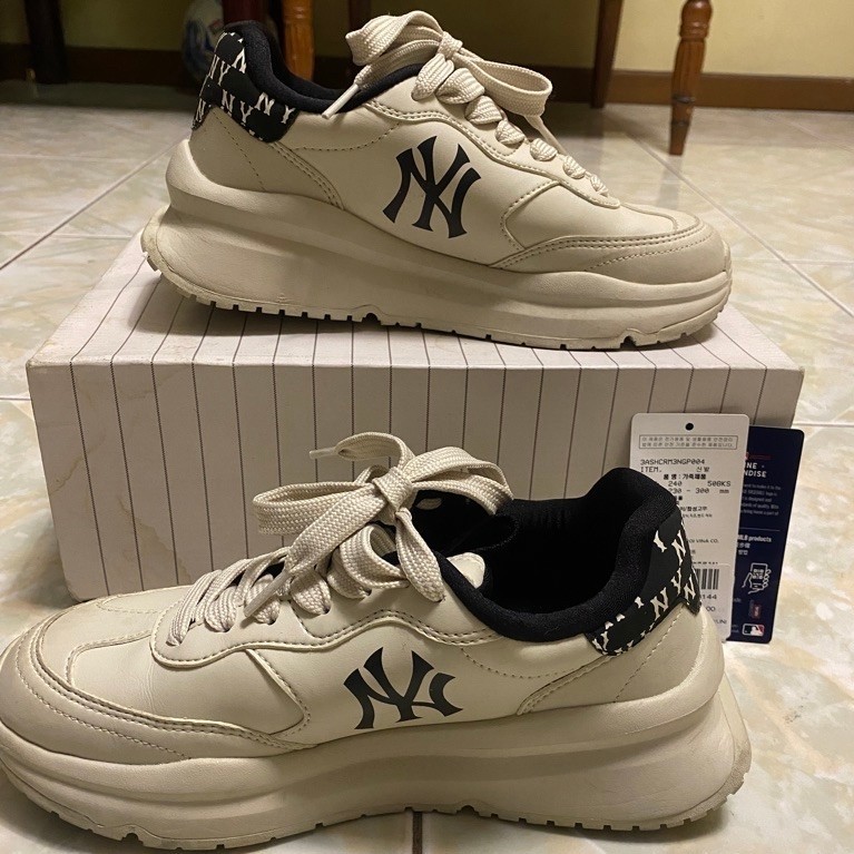 Sepatu MLB Bigball Chunky NY Yankees Monogram Cream Black / MLB Chunky
